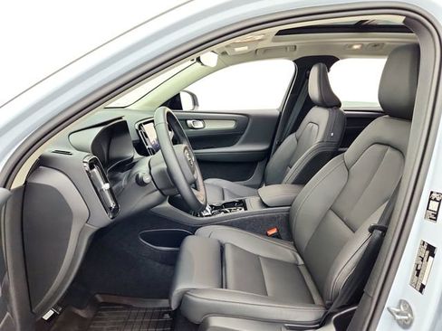 New 2026 Volvo XC40 B5 Plus w/ Protection Package Premier image 17