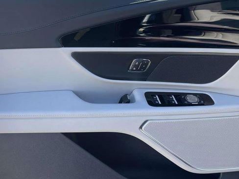 New 2026 Lincoln Nautilus Premier image 15