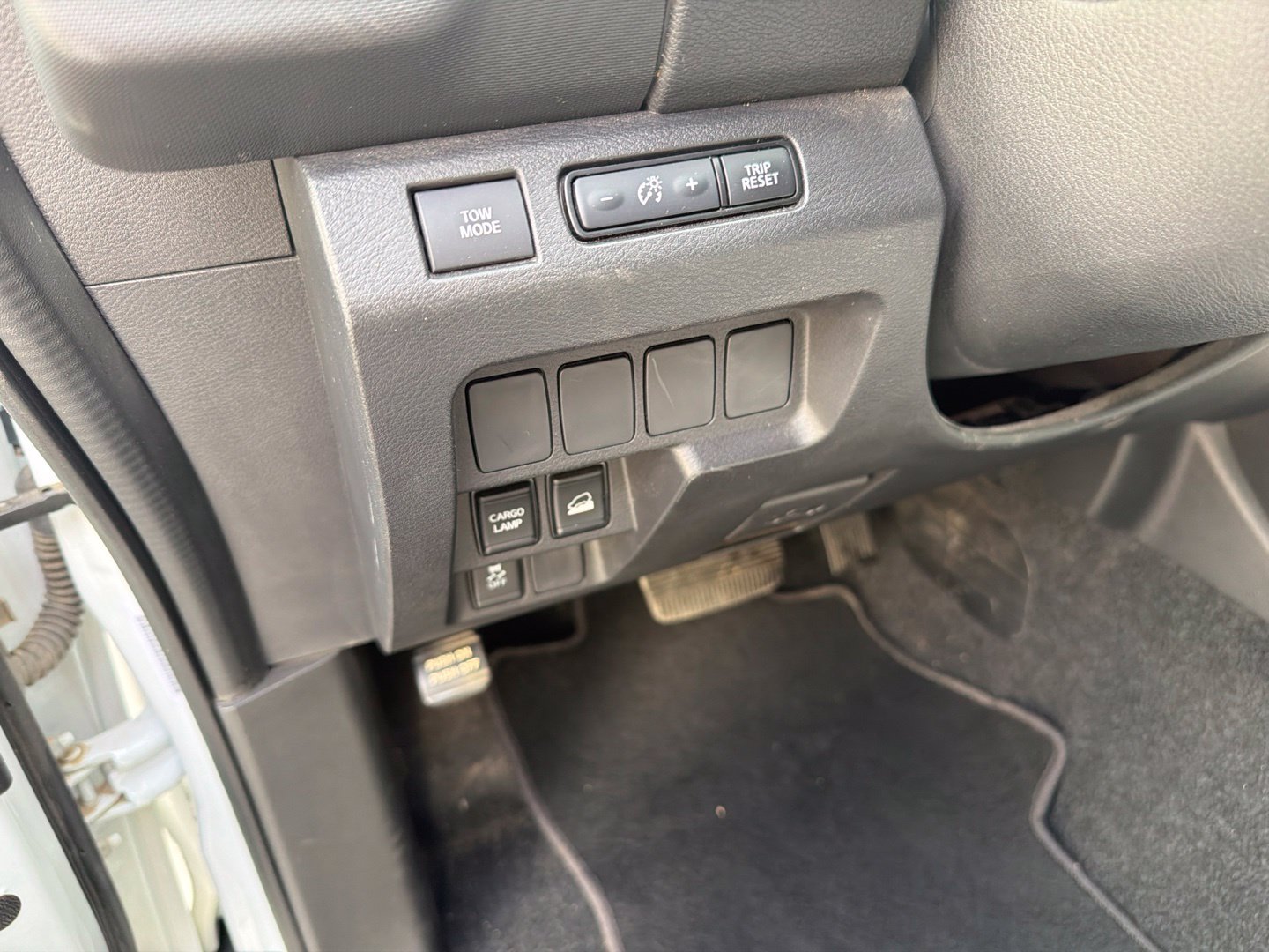 Used 2022 Nissan Frontier SV AWD/4WD image 9