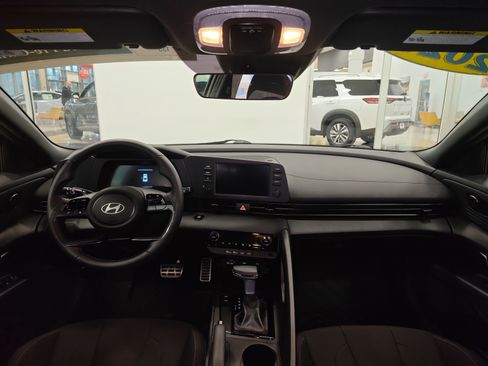 Used 2025 Hyundai Elantra Sport image 26