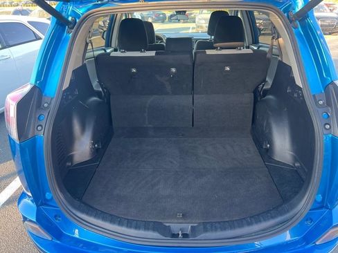 Used 2018 Toyota RAV4 XLE image 7
