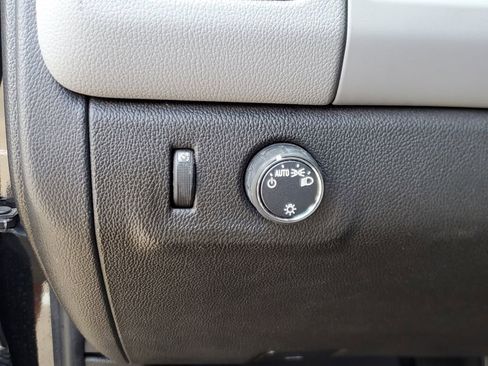 Used 2021 Chevrolet Colorado W/T w/ Custom Special Edition image 17