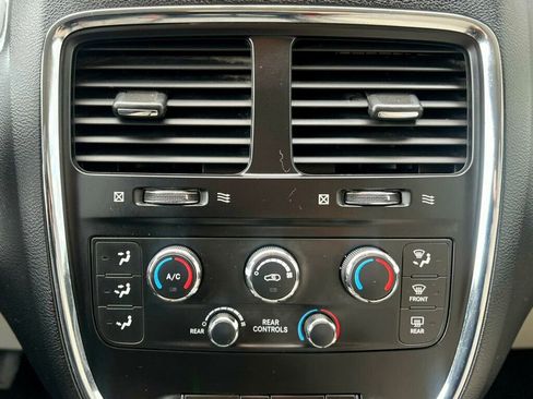Used 2011 Dodge Grand Caravan Express FWD image 23