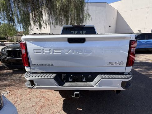 Used 2025 Chevrolet Silverado 3500 High Country w/ High Country Premium Package AWD/4WD image 3