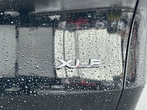 Used 2025 Toyota Grand Highlander AWD image 33