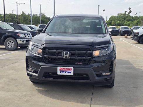 Used 2024 Honda Ridgeline Sport image 10
