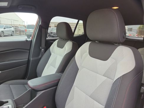 Used 2025 Chevrolet Trax RS w/ Driver Confidence Package image 19