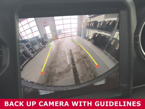 Used 2023 Jeep Wrangler Sahara w/ Cold Weather Group image 5