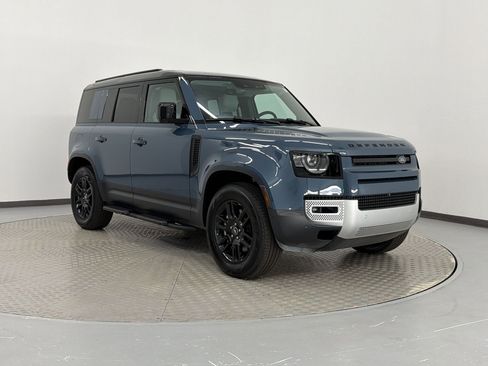 Used 2025 Land Rover Defender 110 S AWD/4WD image 7