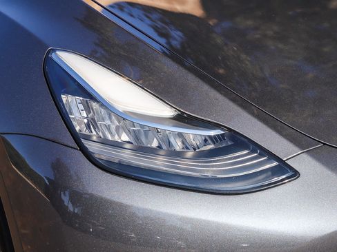 Used 2023 Tesla Model Y Long Range AWD/4WD image 4