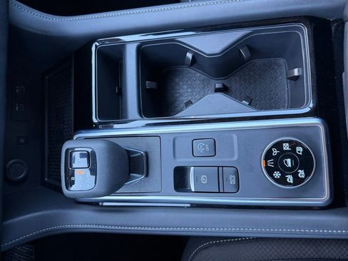 Used 2025 Nissan Pathfinder SL w/ Cargo Package image 28