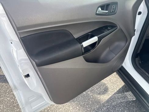 Used 2020 Ford Transit Connect XLT image 10