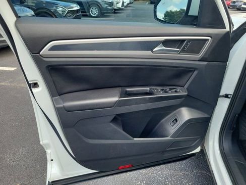 Used 2020 Volkswagen Atlas Cross Sport SE w/ Panoramic Sunroof Package AWD/4WD image 17