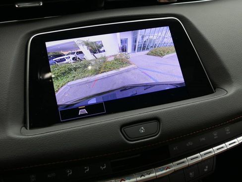 Used 2023 Cadillac XT4 Premium Luxury w/ Technology Package FWD image 19