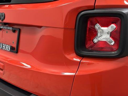Used 2021 Jeep Renegade Latitude AWD/4WD image 34