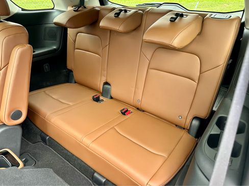 Used 2025 Nissan Pathfinder Platinum AWD/4WD image 14