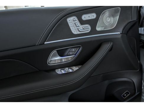 New 2026 Mercedes-Benz GLS 450 4MATIC image 5