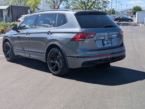 Used 2024 Volkswagen Tiguan SE R-Line AWD/4WD image 9
