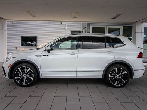 Certified 2024 Volkswagen Tiguan SEL R-Line AWD/4WD image 11