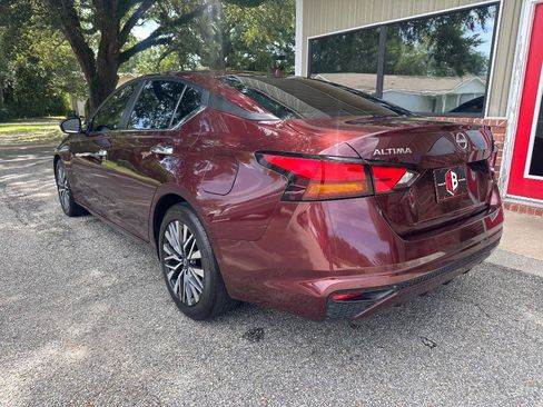 Used 2023 Nissan Altima 2.5 SV FWD image 7