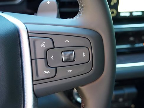 New 2026 GMC Sierra 1500 SLT image 18