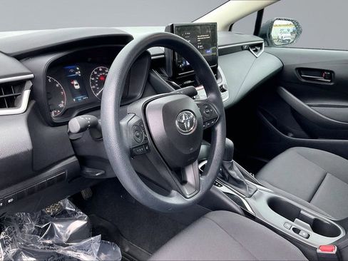 Used 2025 Toyota Corolla LE FWD image 14