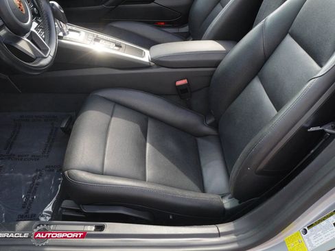 Used 2018 Porsche 718 Boxster S RWD image 19