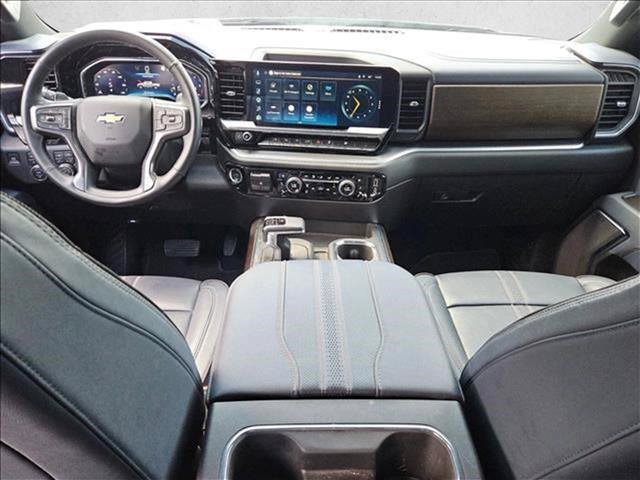 Used 2025 Chevrolet Silverado 1500 High Country w/ Technology Package AWD/4WD image 17