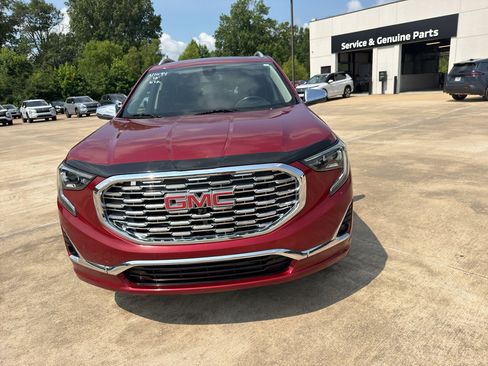 Used 2018 GMC Terrain Denali w/ Advanced Safety Package AWD/4WD image 2