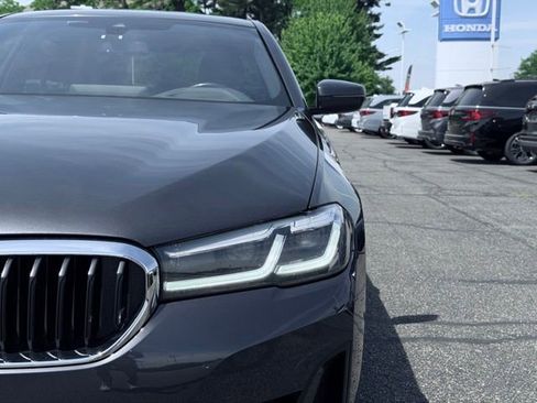 Used 2021 BMW 530i xDrive w/ Premium Package AWD/4WD image 3