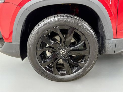 Certified 2022 Volkswagen Taos SE image 29