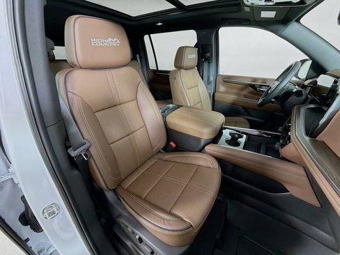New 2026 Chevrolet Suburban High Country w/ Sun And Tow Package AWD/4WD image 26