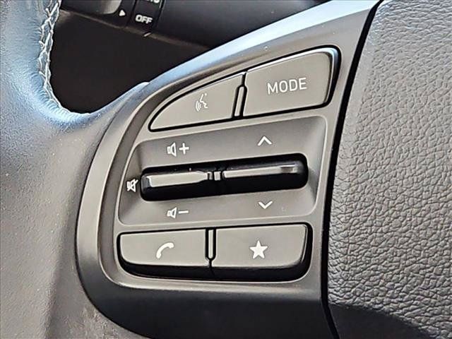 Used 2023 Hyundai Venue SEL FWD image 24