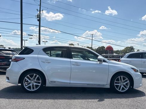 Used 2017 Lexus CT 200h w/ Accessory Package 2 FWD image 6