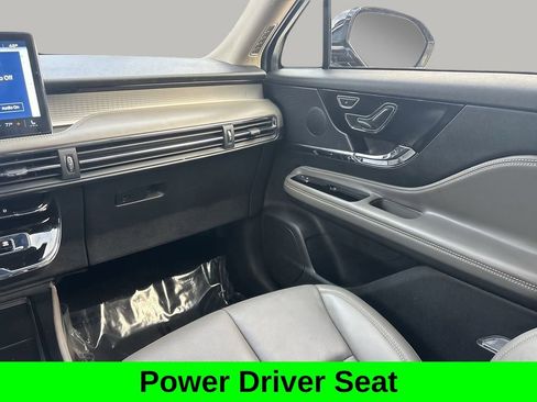 Used 2025 Lincoln Corsair FWD w/ Equipment Group 101A image 11