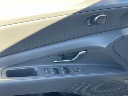 Certified 2024 Hyundai Elantra Blue image 20