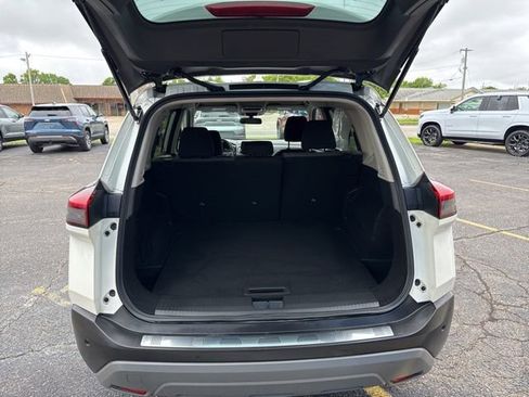 Used 2023 Nissan Rogue SV image 18