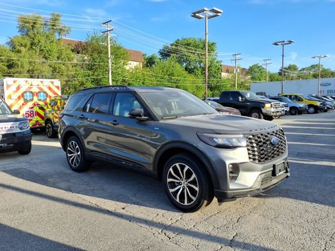 New 2026 Ford Explorer ST-Line AWD/4WD image 1