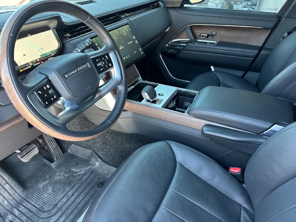 Used 2025 Land Rover Range Rover SE AWD/4WD image 10