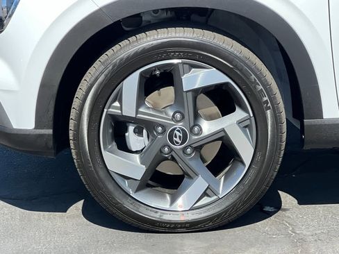 New 2025 Hyundai Venue SEL image 25