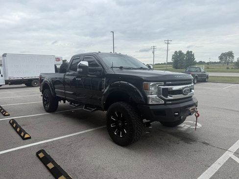 Used 2022 Ford F350 XLT w/ XLT Premium Package image 3