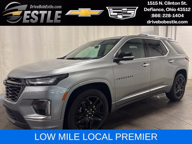 Used 2023 Chevrolet Traverse Premier FWD image 1