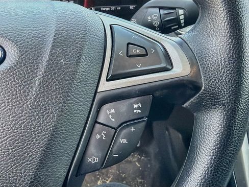Used 2019 Ford Fusion SE FWD image 13