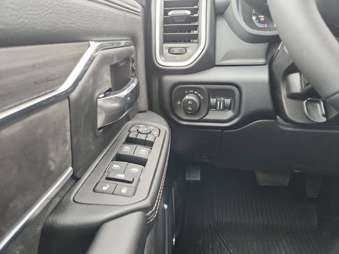 New 2026 RAM 3500 Laramie AWD/4WD image 18