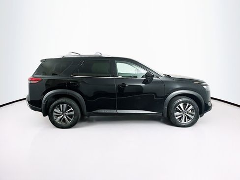 Used 2025 Nissan Pathfinder SL image 10