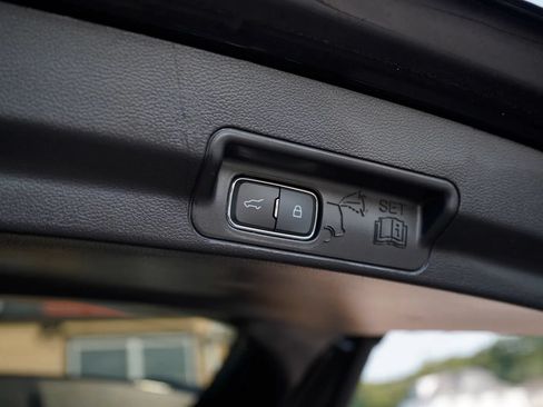 Used 2025 Ford Explorer ST-Line AWD/4WD image 33