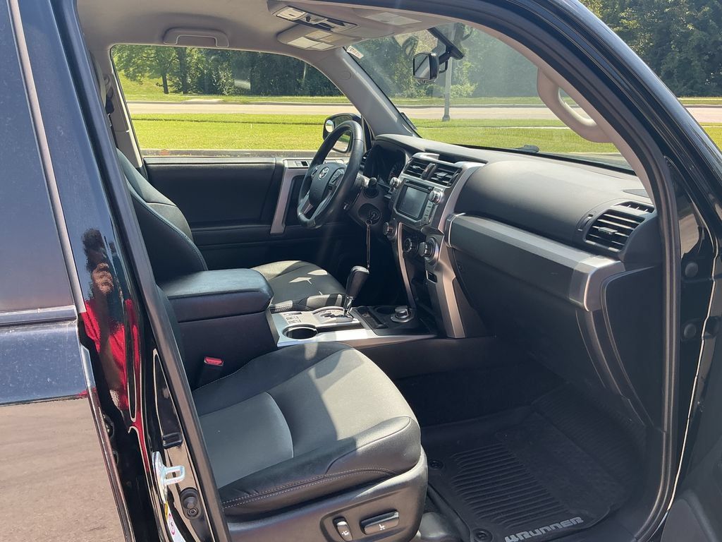 Used 2019 Toyota 4Runner SR5 Premium AWD/4WD image 26