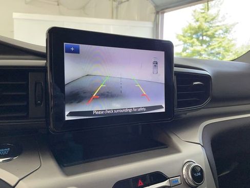 Used 2022 Ford Explorer XLT image 27