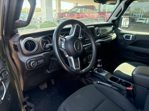 Used 2021 Jeep Wrangler Unlimited Sahara AWD/4WD image 10