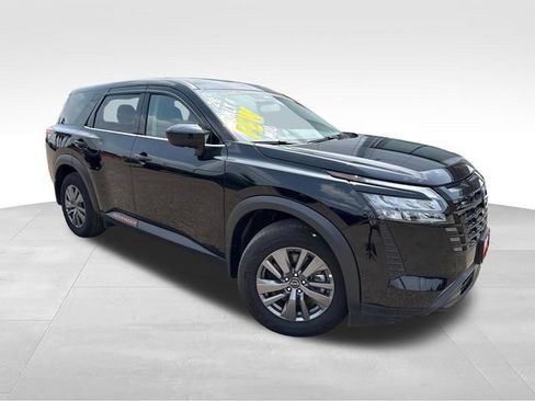 Certified 2026 Nissan Pathfinder S FWD image 1